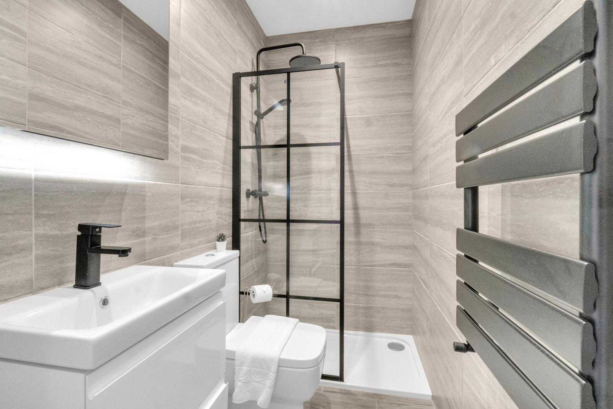 Homely North London Apartments Hendon The Hyde ภายนอก รูปภาพ