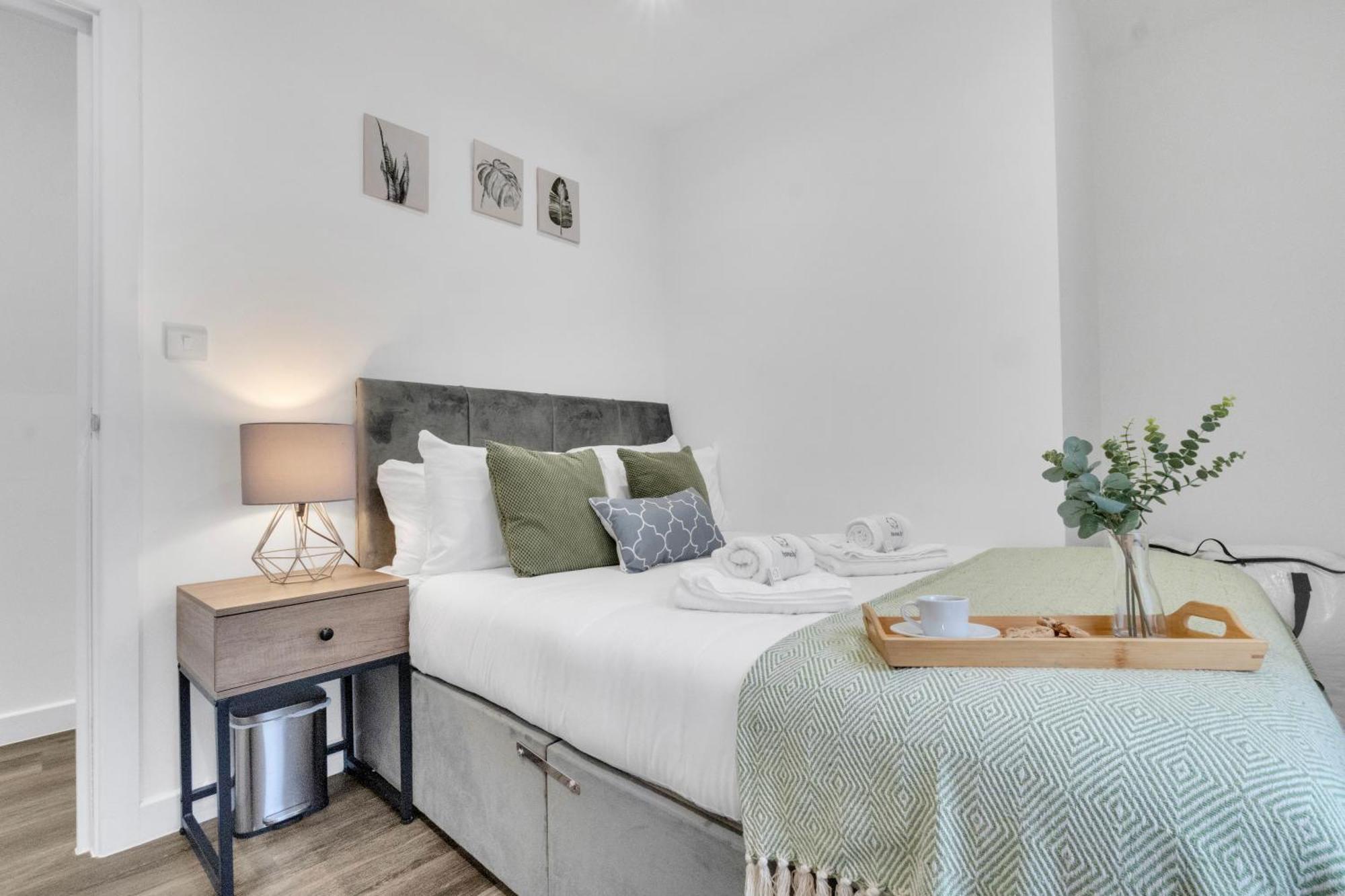 Homely North London Apartments Hendon The Hyde ภายนอก รูปภาพ