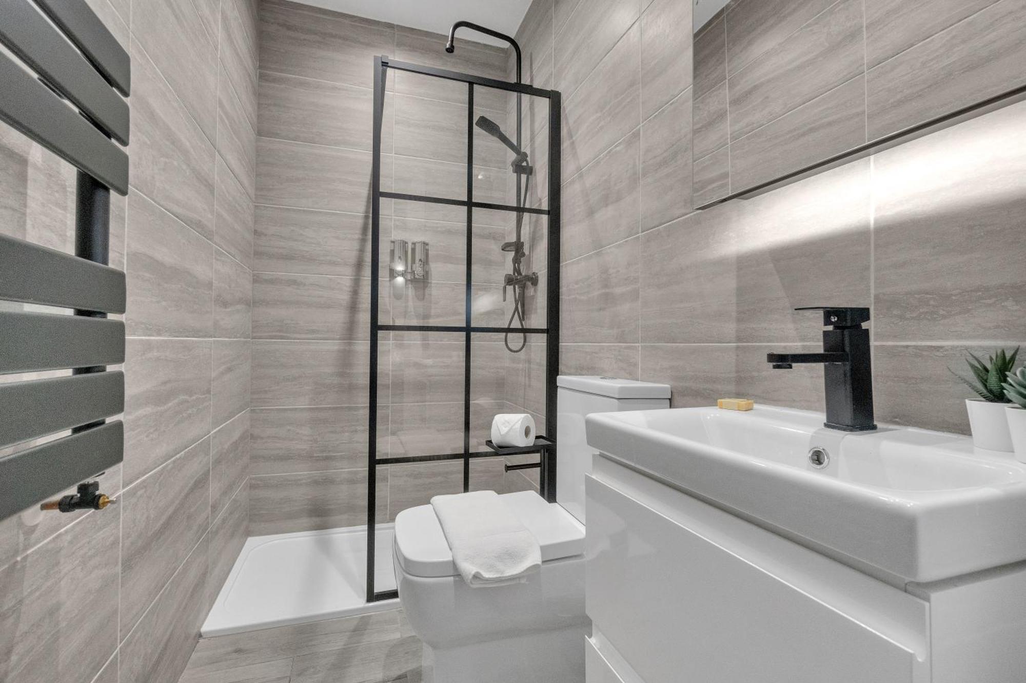 Homely North London Apartments Hendon The Hyde ภายนอก รูปภาพ