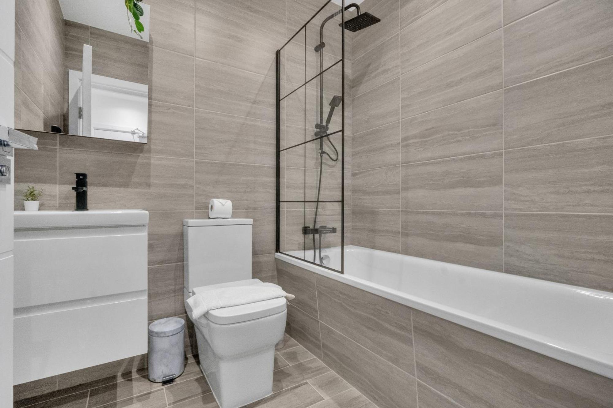 Homely North London Apartments Hendon The Hyde ภายนอก รูปภาพ