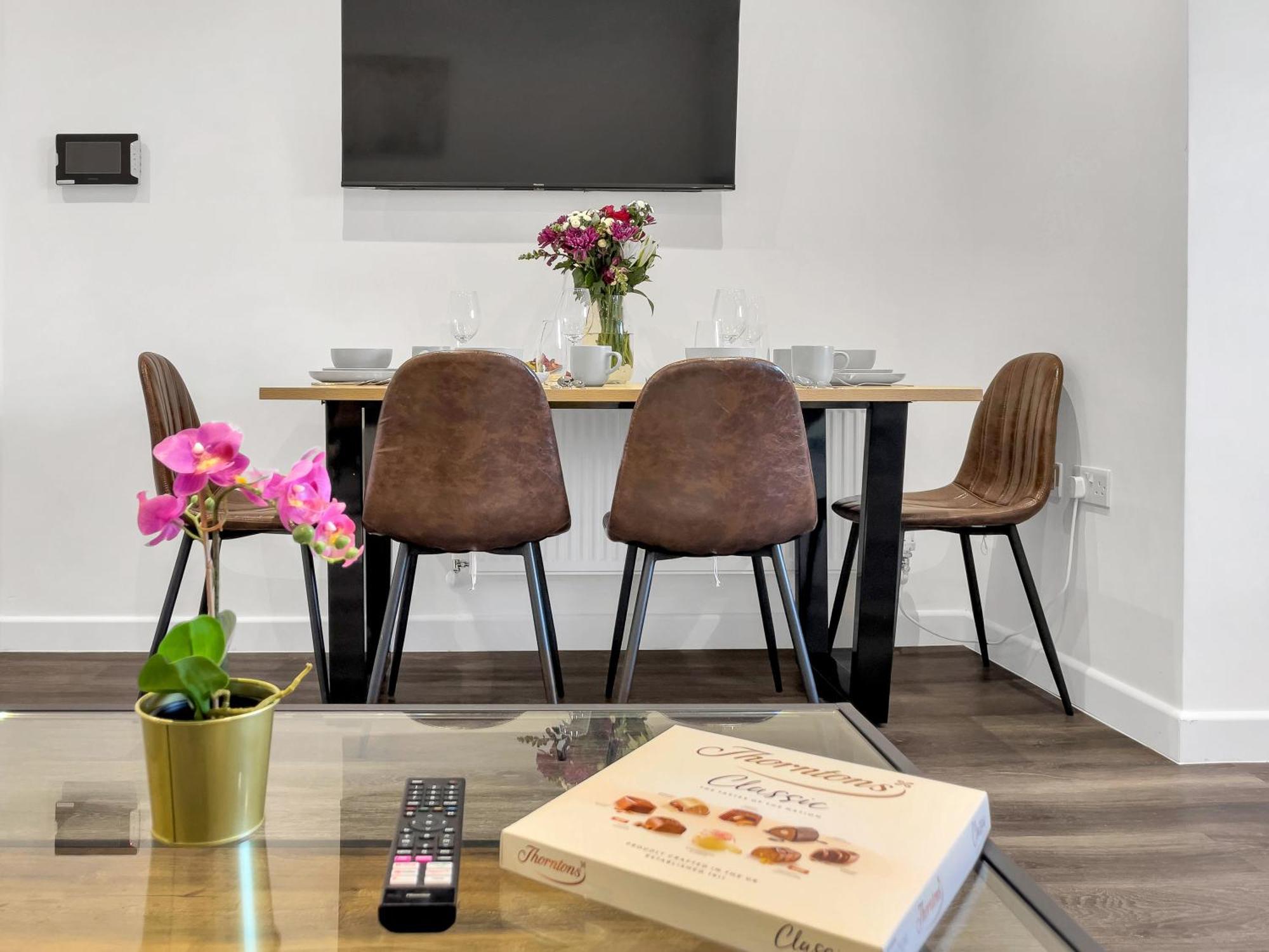Homely North London Apartments Hendon The Hyde ภายนอก รูปภาพ