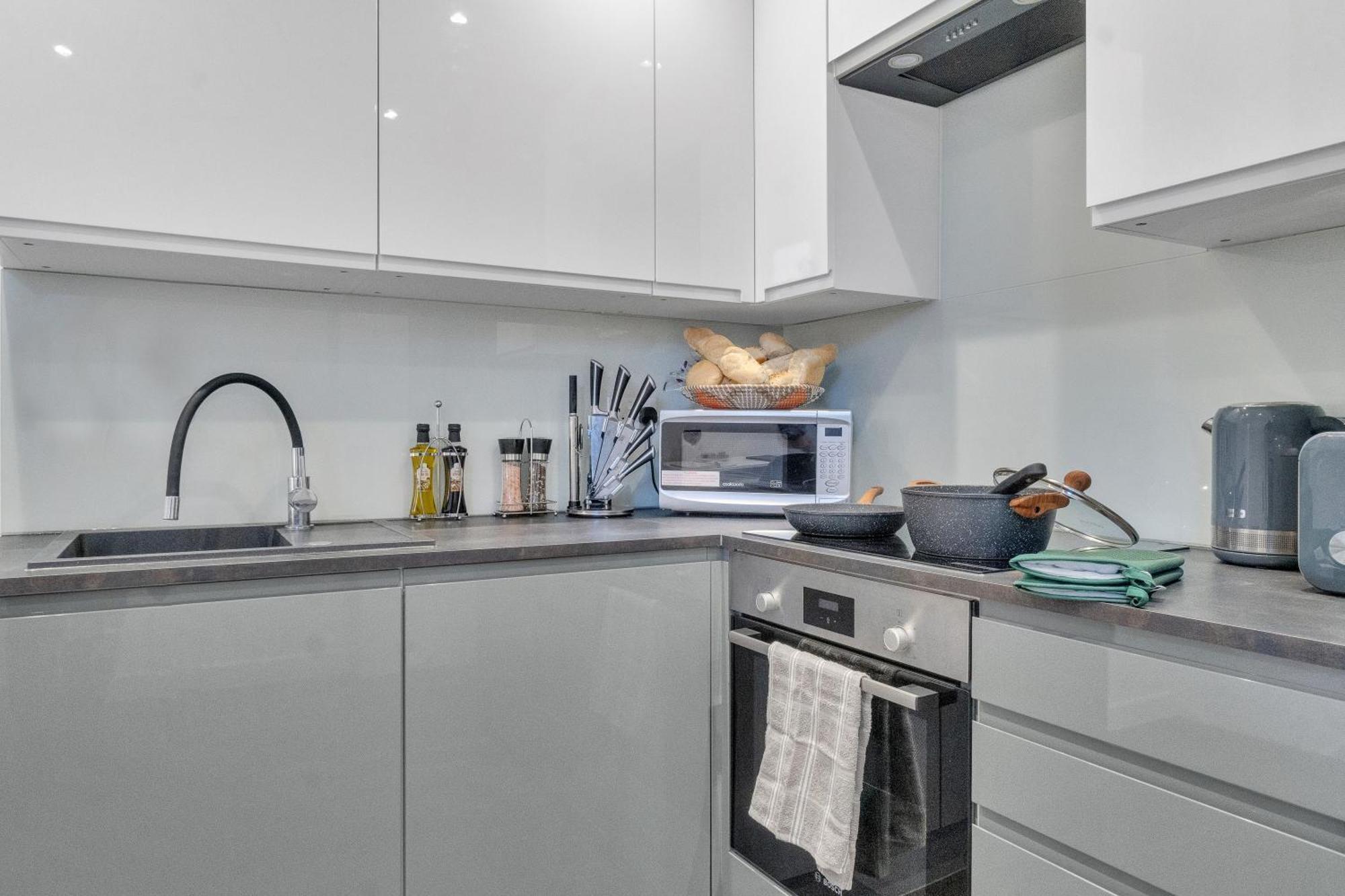 Homely North London Apartments Hendon The Hyde ภายนอก รูปภาพ