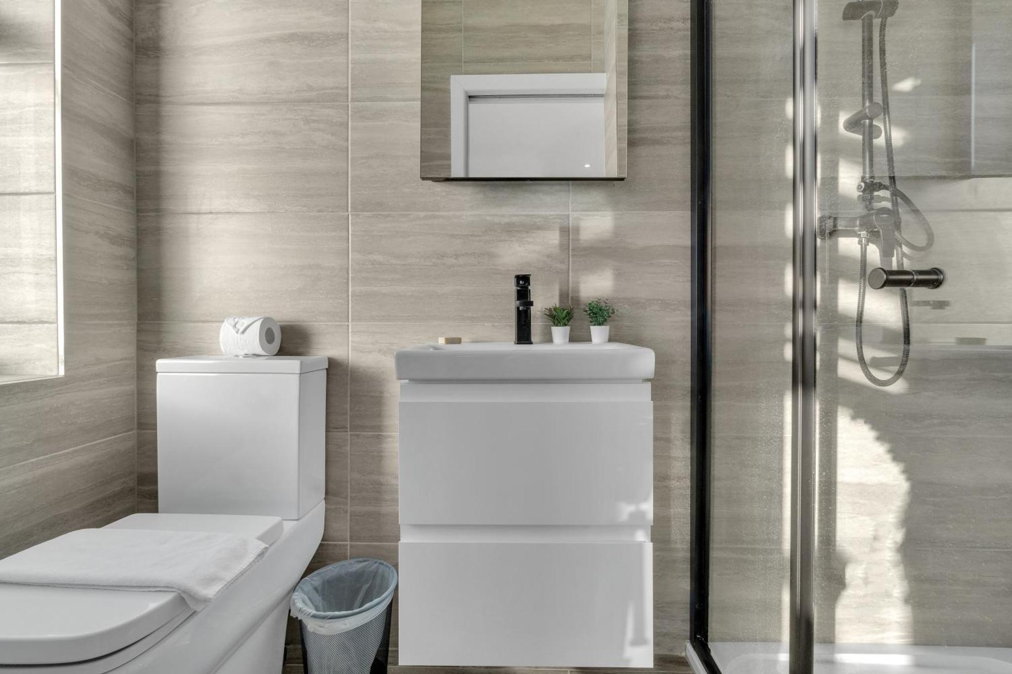Homely North London Apartments Hendon The Hyde ภายนอก รูปภาพ