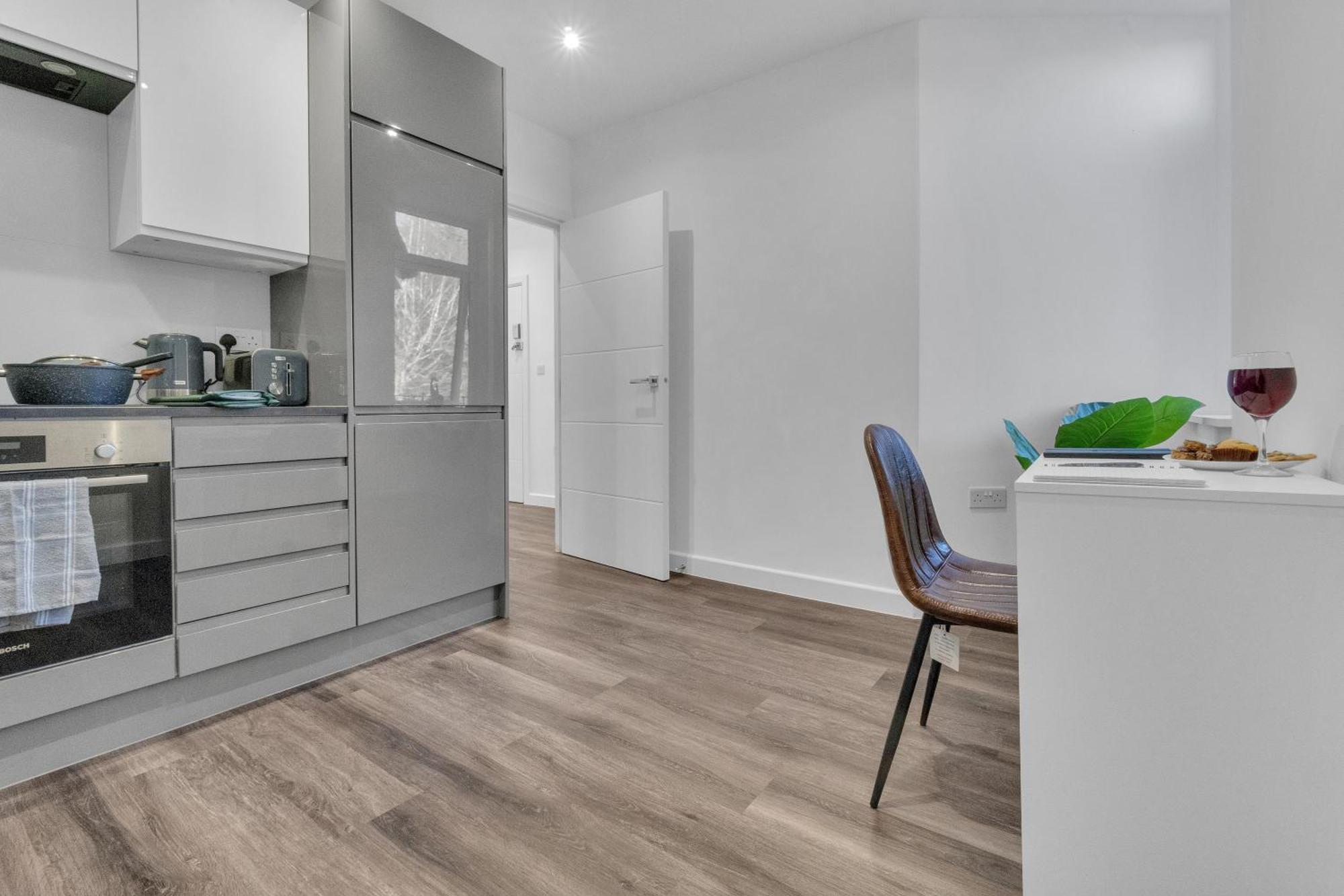 Homely North London Apartments Hendon The Hyde ภายนอก รูปภาพ