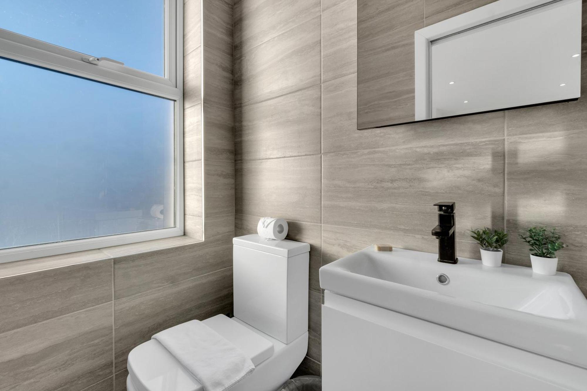 Homely North London Apartments Hendon The Hyde ภายนอก รูปภาพ