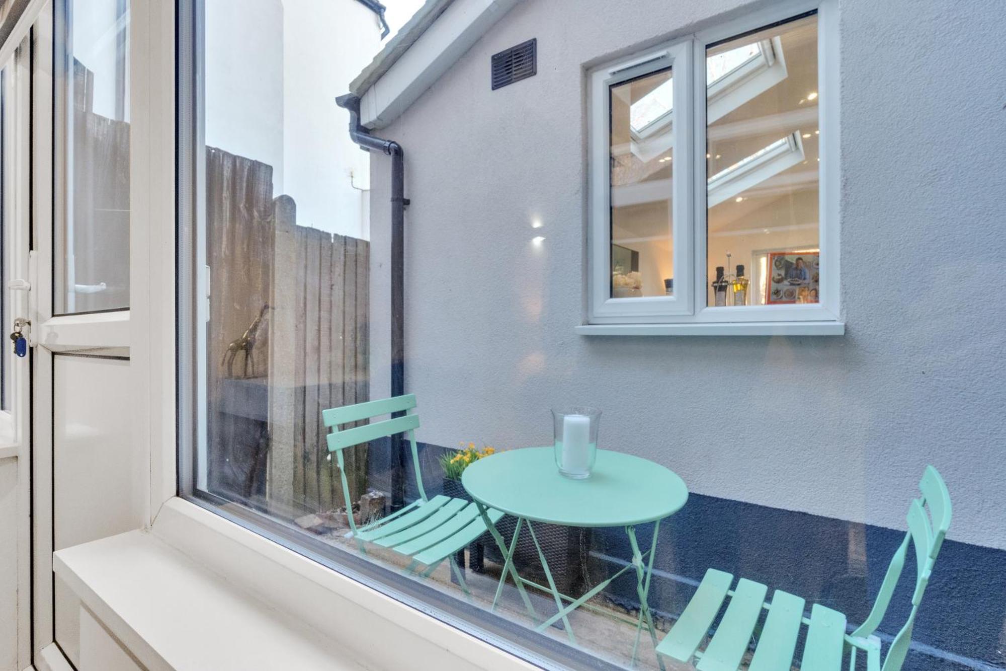 Homely North London Apartments Hendon The Hyde ภายนอก รูปภาพ