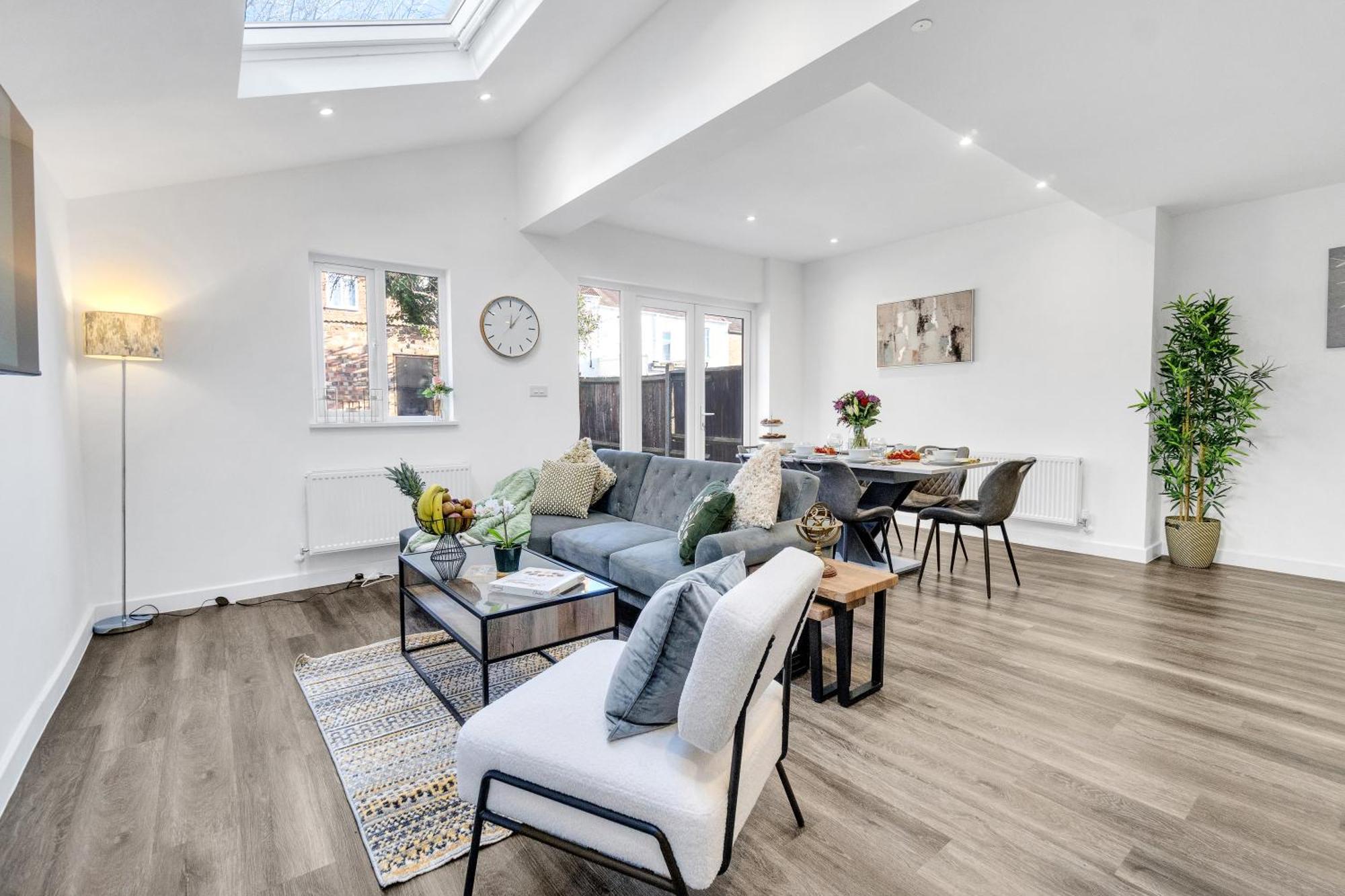 Homely North London Apartments Hendon The Hyde ภายนอก รูปภาพ